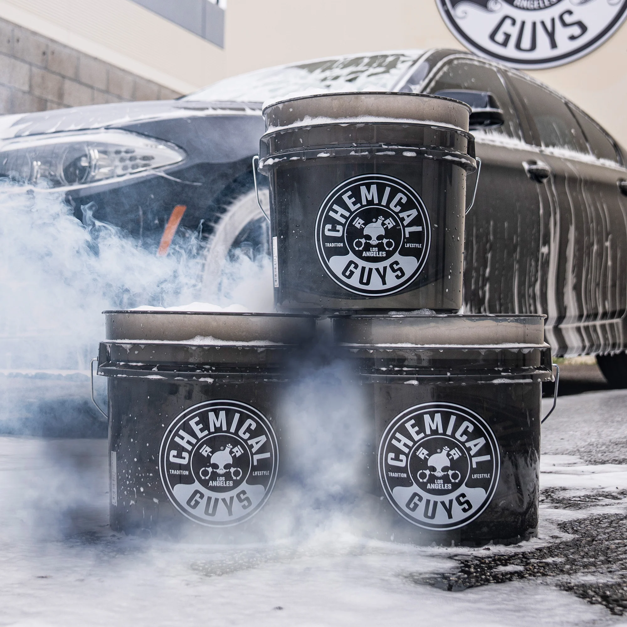 Heavy Duty Ultra Clear Detailing Bucket, 4.25 Gal, Smoked Obsidian Black - Image 12